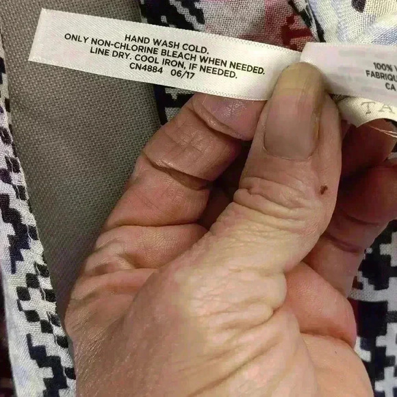 Talbots Ladies Infinity 22" X 64" Multicolored NWT - Picture 5 of 6